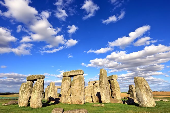 Salisbury, Stonehenge, Bath and Windsor with Christmas Lunch - Christmas lunch and the festive pause