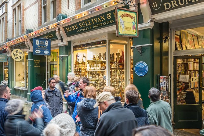 Secret Walking Tour of Central London - The Strand and London’s theatrical side