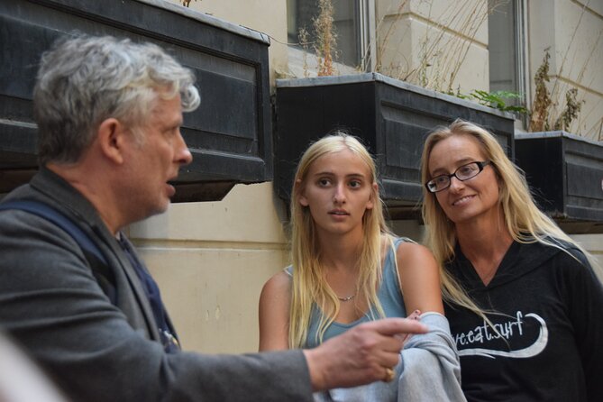 Serial Killers: The Blood and Tears London Walk Tour - Why the stories work better on foot
