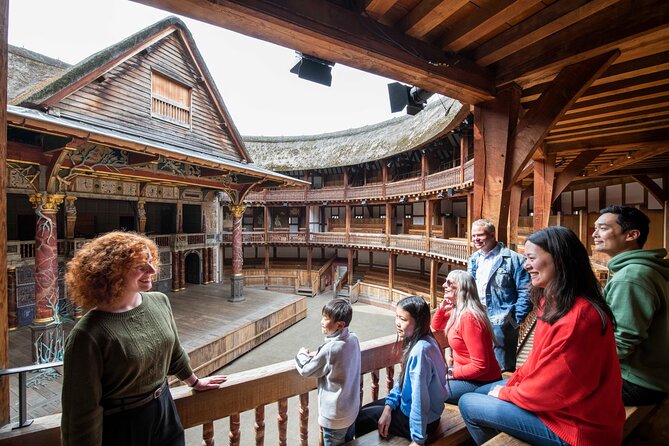 Shakespeare's Globe Guided Tour - Meeting the guide on Bankside