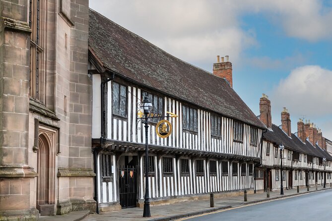 Shakespeare's Schoolroom & Guildhall Entry Ticket and Tour - The Council Chamber and Shakespeare’s family link