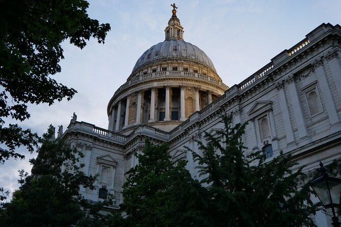 Shakespeare's Walking Tour in London - The Globe Theatre, the tour’s essential theater stop