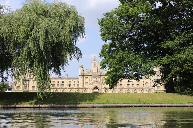 Shared Chauffeured Punt Tour - King’s College Chapel and the Gibbs Building