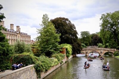 Shared Punt Tour – Cambridge