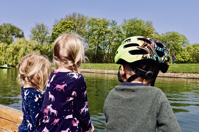 Shared Punt Tour - Cambridge - Clare College and Clare Bridge