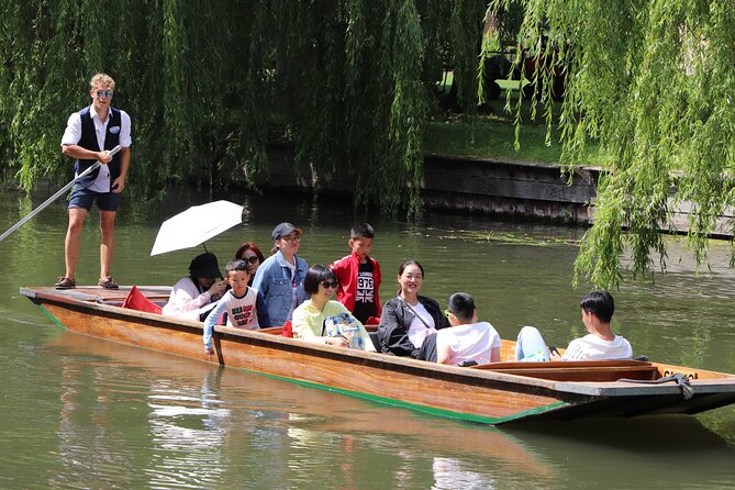 Shared Punt Tour - Cambridge - Queens’ College and the Mathematical Bridge