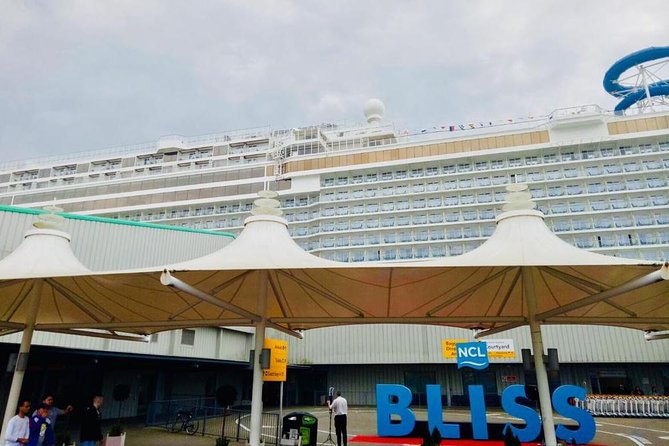Shuttle Service Southampton Cruise Terminals to Heathrow Airport and London - Finding the name board without panic