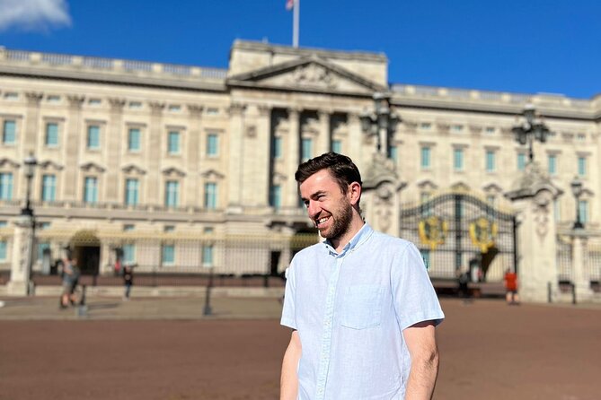 Sightseeing tour of London - in clear, slow English - Starting at The Ritz and entering Green Park