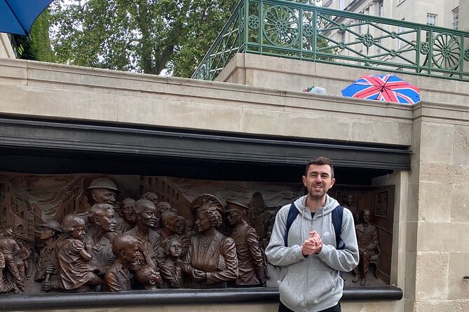 Sightseeing tour of London - in clear, slow English - Henry VIII at St. James’s Palace