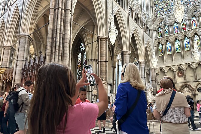 Skip-the-line London Westminster Abbey and City of Westminster Kid-Friendly Tour - St. James’s Park offers a calmer finish