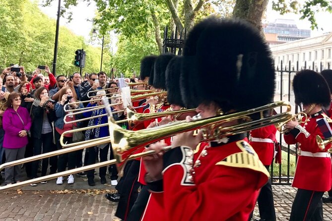 Skip the Line Tower of London & Westminster Tour and River Cruise - Buckingham Palace and the changing guards