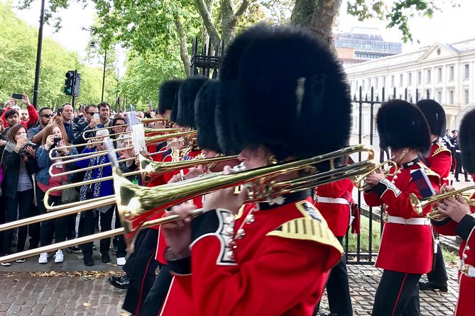 Skip the Line Westminster Abbey & Changing of The Guard Tour - The guides are the main reason to book