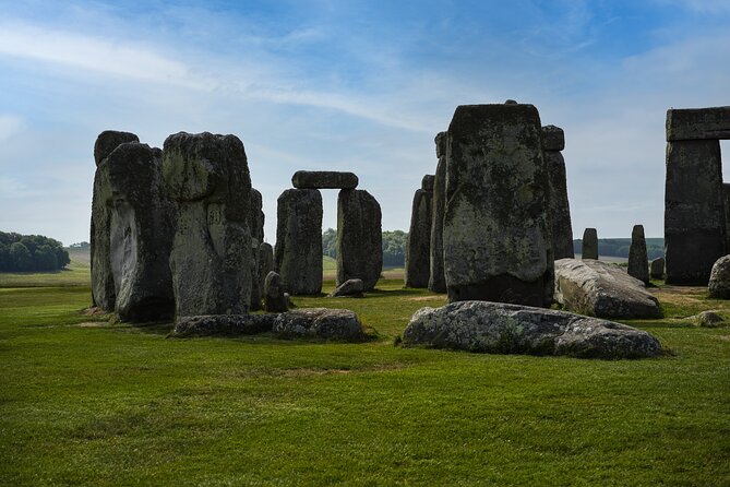 Small-Group Day Trip to Stonehenge, Bath and Windsor from London - Why this three-stop route is tempting