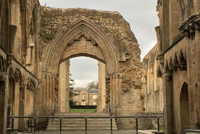Small-Group Day Trip to Stonehenge, Glastonbury, and Avebury from London - Is the $259.01 price fair?