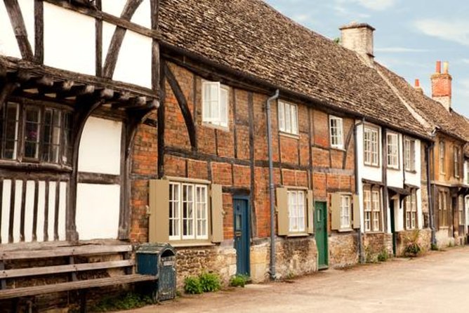 Small-Group to Bath, Lacock, Avebury and Stonehenge from London - What the $258.75 price really covers