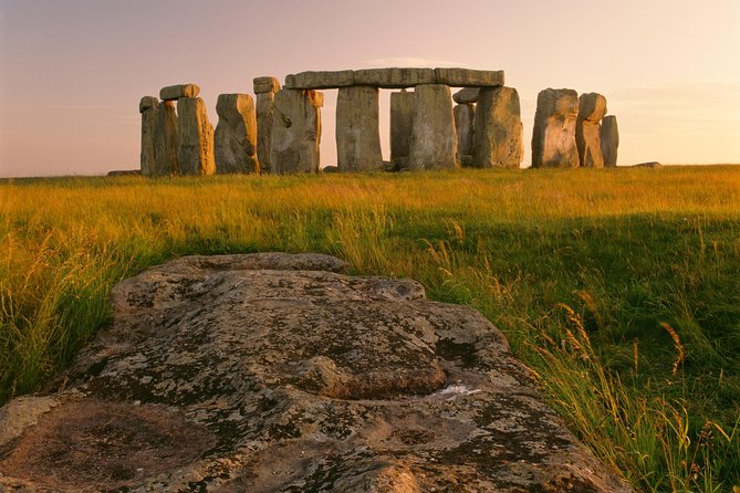 Small-Group to Bath, Lacock, Avebury and Stonehenge from London - Bath in two hours