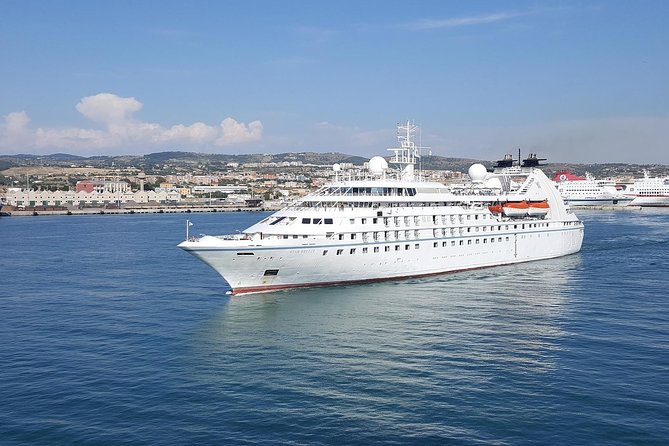 Small-Group Transfer: from London or Heathrow Hotels to Southampton Cruise Port - From London hotel reception to Southampton pier