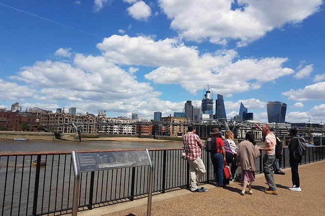 South Bank (London Bridge) Walking Tour & Enter The Tower of London - Borough Market and the best place for a snack