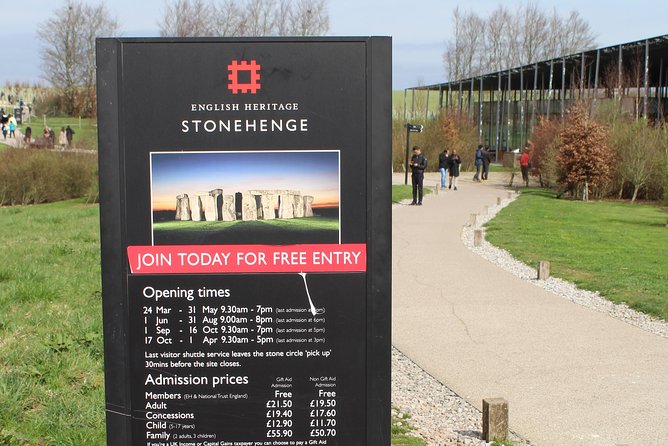 Southampton Cruise port to London Via Stonehenge & Windsor castle - Leaving Southampton with your luggage