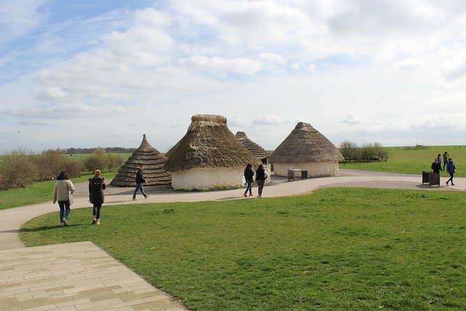 Southampton Cruise port to London Via Stonehenge & Windsor castle - What the driver does, and what the driver does not do