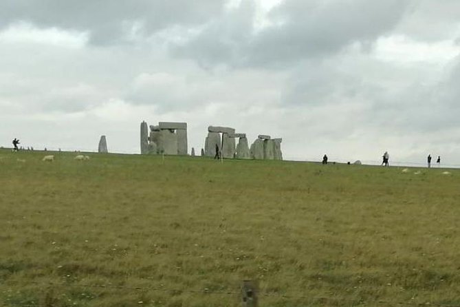 Southampton Cruise Term/ Hotel to London with Stopovers at Stonehenge & Windsor - The road to your London hotel
