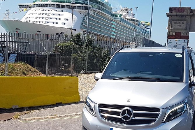 Southampton Cruise Terminal/Hotel to London with Stops at Salisbury & Stonehenge - A practical way to leave Southampton