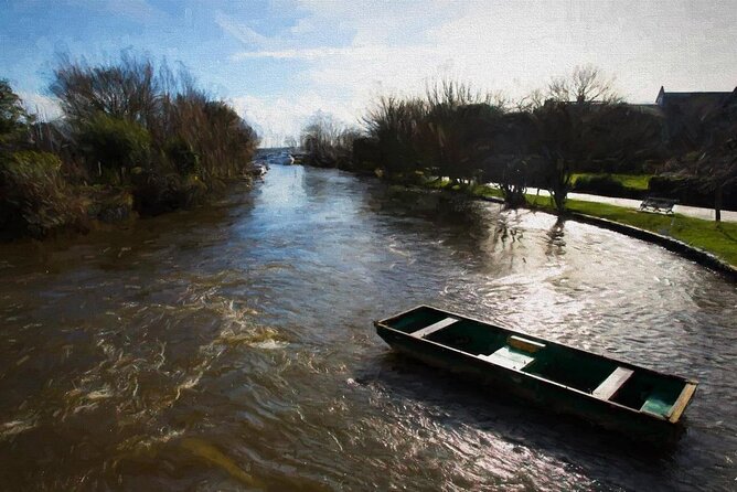 Stand-up Paddleboard SUP Safari on The River Avon For Beginners - First, learn the basics on shore