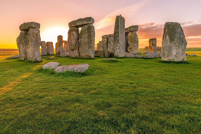 Stonehenge and Bath - Day Tour from Brighton - Stonehenge: two hours among the stones