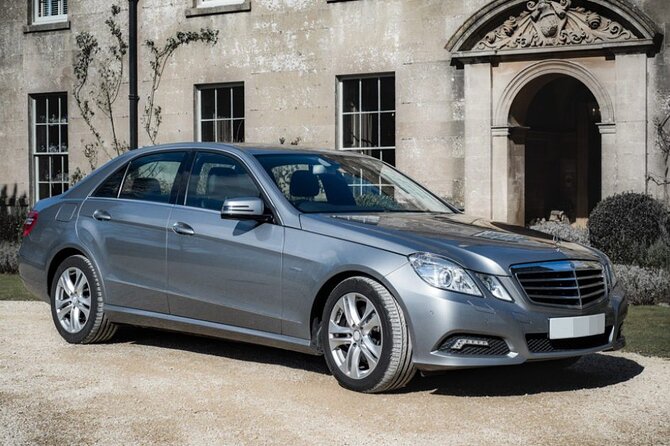 Stonehenge and Salisbury Cathedral Private Tour from Southampton - A driver who adds local color