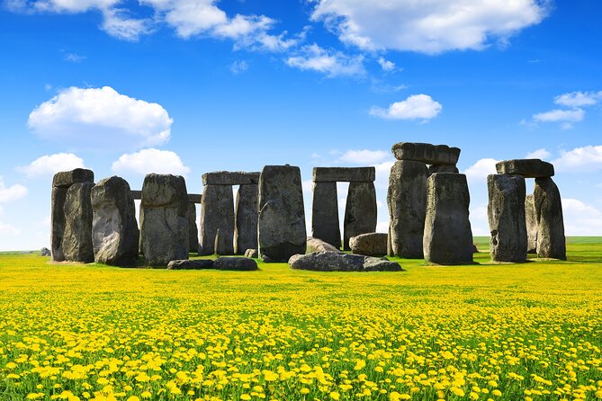 Stonehenge and Windsor from London - The coach ride is part of the experience