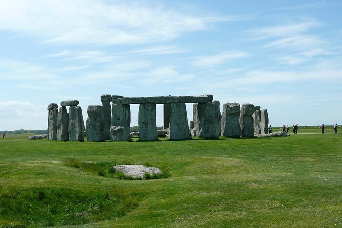 Stonehenge Independent Visit with Private Driver by Luxury Sedan - Reaching the stone circle by shuttle or on foot