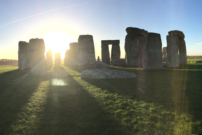 Stonehenge Private Car Tour with Driver Guide - Leaving London with a driver-guide