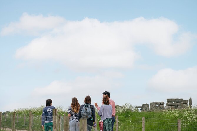 Stonehenge Private Full-Day Tour from Bath for 2-8 guests - A pub lunch gives the day a useful pause
