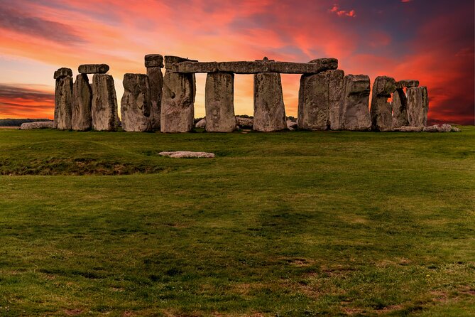 Stonehenge Private Immersive Audio Guide - Walking out to the Stonehenge Cursus