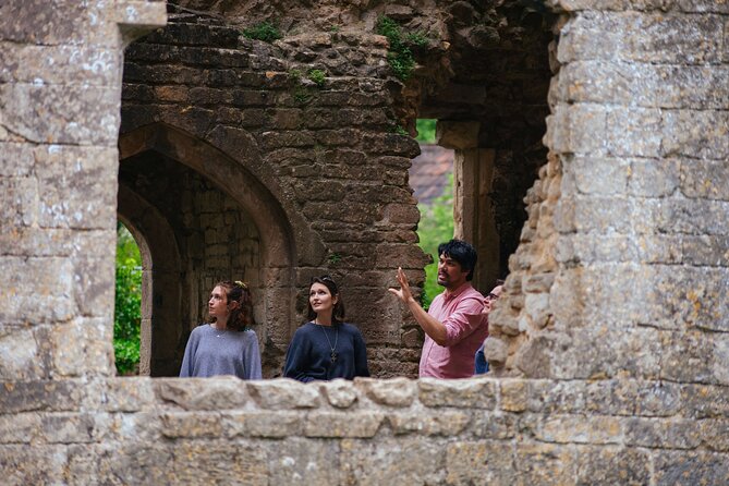 'Stonehenge & Secret England' from Bath for 2-8 curious adventurers - The guide makes or breaks the day