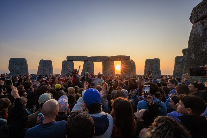 Stonehenge Summer Solstice Tour from London: Sunset or Sunrise Viewing - Why the summer solstice changes Stonehenge