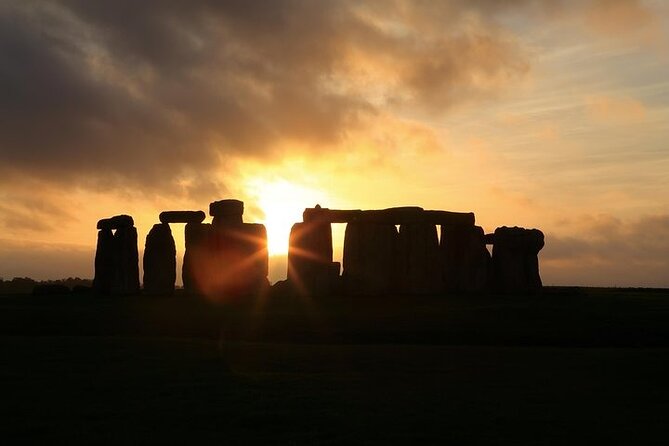 Stonehenge Summer Solstice Tour from London: Sunset or Sunrise Viewing - Avebury: the stop that earns its place