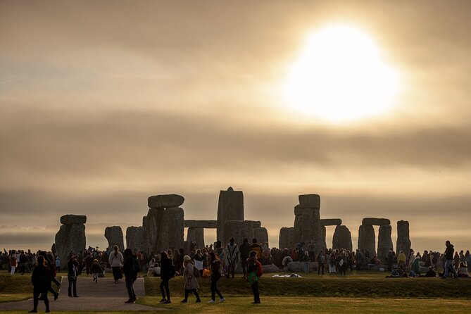 Stonehenge Summer Solstice Tour from London: Sunset or Sunrise Viewing - Supper in a 14th-century pub