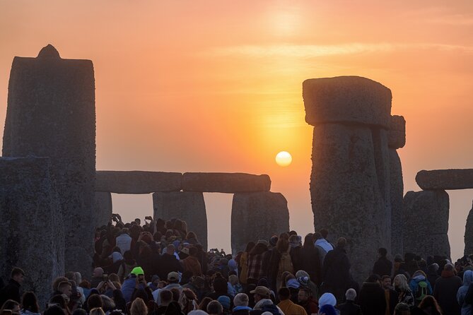 Stonehenge Summer Solstice Tour from London: Sunset or Sunrise Viewing - The London departure and the long coach ride