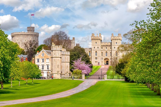 Stonehenge & Windsor Tours from London or Southampton - Windsor Castle, royal rooms, and St George’s Chapel