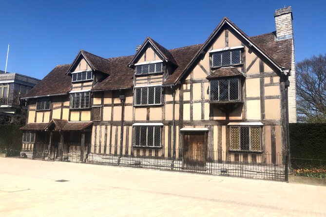 Stratford-Upon-Avon Audio Walking Tour: Shakespeare's Life - Hall’s Croft and Shakespeare’s family circle