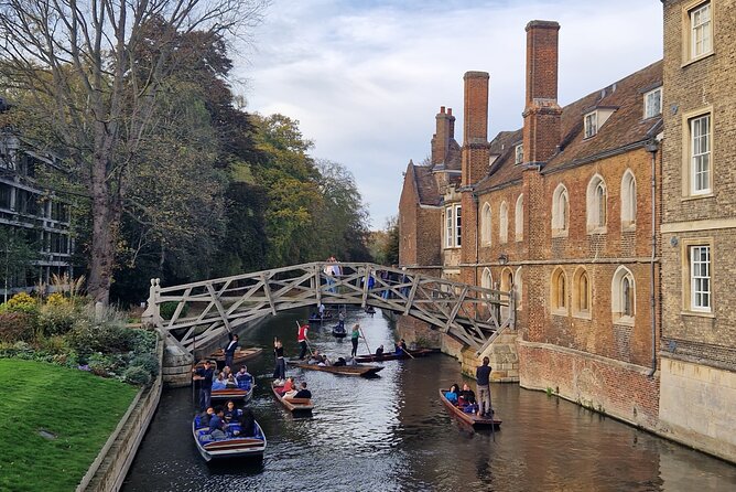 Tangential Cambridge: Private Walking Tour of Cambridge - Trinity Street and the stories behind the gate