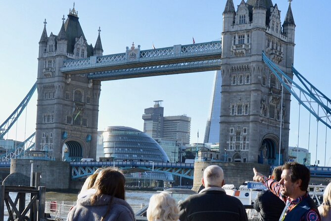 Taxi Private Tour of the Big Sights of London - Trafalgar Square gives you time to walk