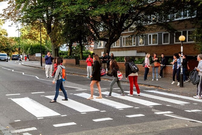 The Beatles London Walk - Guides, group size, and walking pace