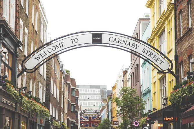 The Beatles tour in London in Spanish - Carnaby Street and the London music scene