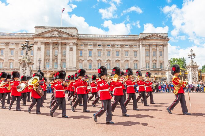 The Changing of the Guard Tour and Buckingham Palace - Why this small-priced tour earns its keep