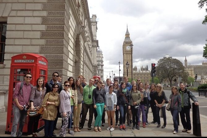 The Changing of the Guard Tour and Buckingham Palace - Ending at Trafalgar Square