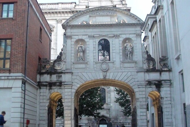 The Fading Light London Ghost Walk - St. Mary-le-Bow and the Bank of England