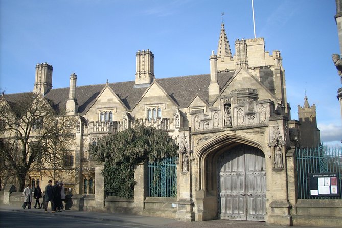 The Inklings Oxford Writers Tour - Private Groups Daily - Starting at Broad Street and settling into the walk