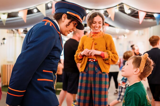The Paddington Bear™️ Experience ticket - The actors make the rooms work